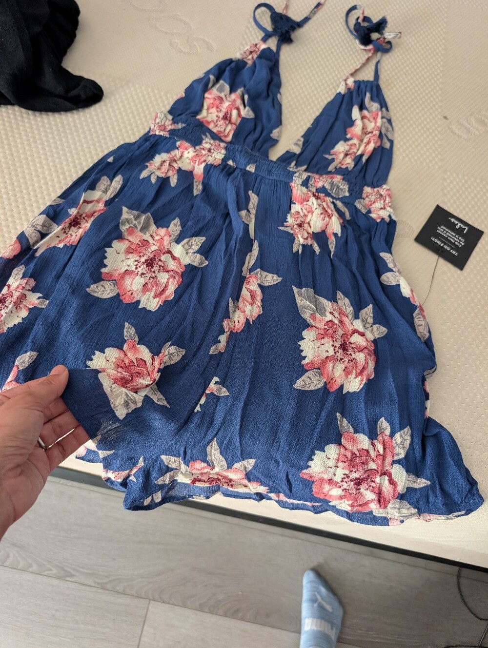 Lulus Size M Navy Floral V-Neck Sundress with Tie Straps - Picture 4 of 8